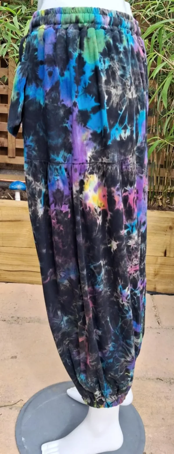 Cropped tie dye balloon trousers - Image 6