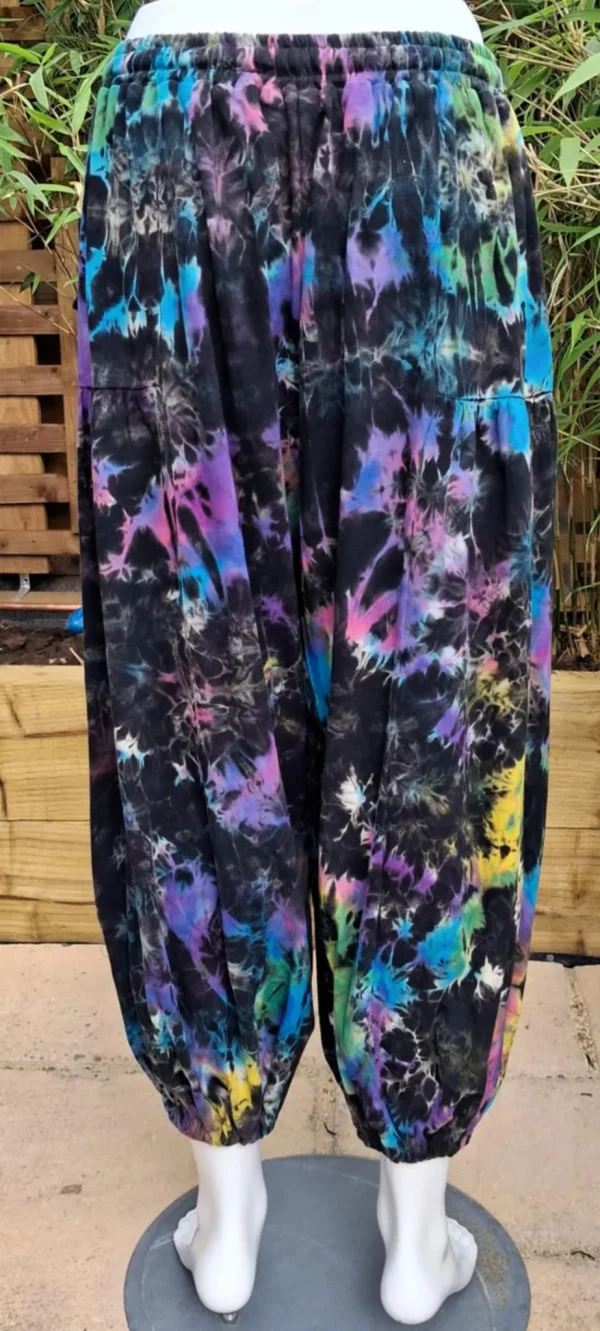 Cropped tie dye balloon trousers - Image 4