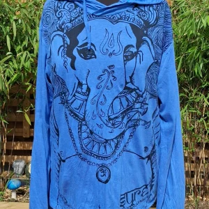 long sleeved. hooded top