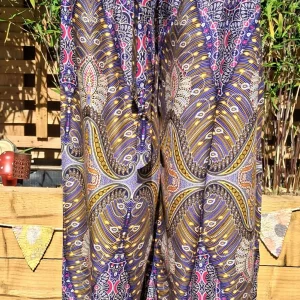 wide leg patterned trousers