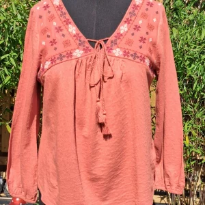 long sleeved top (pre-loved)