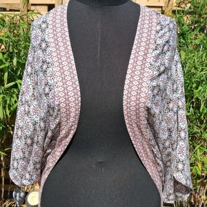 Patterned shrug (pre-loved)
