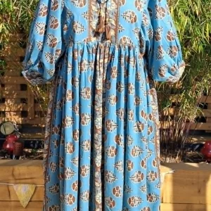 puff sleeved dresses