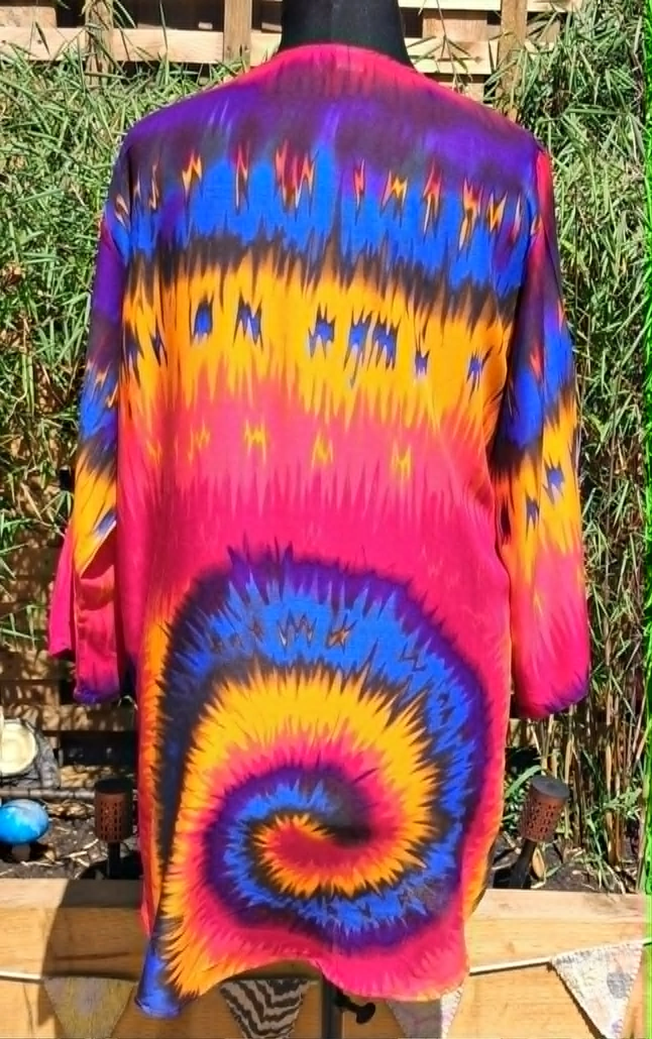 swirl tie dye shrugs - Image 5