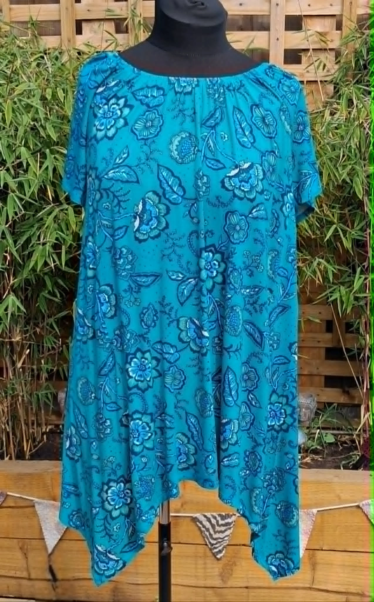 hanky hem flower top (pre-loved)