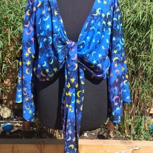 curvy shrug/wrap top sun and moon